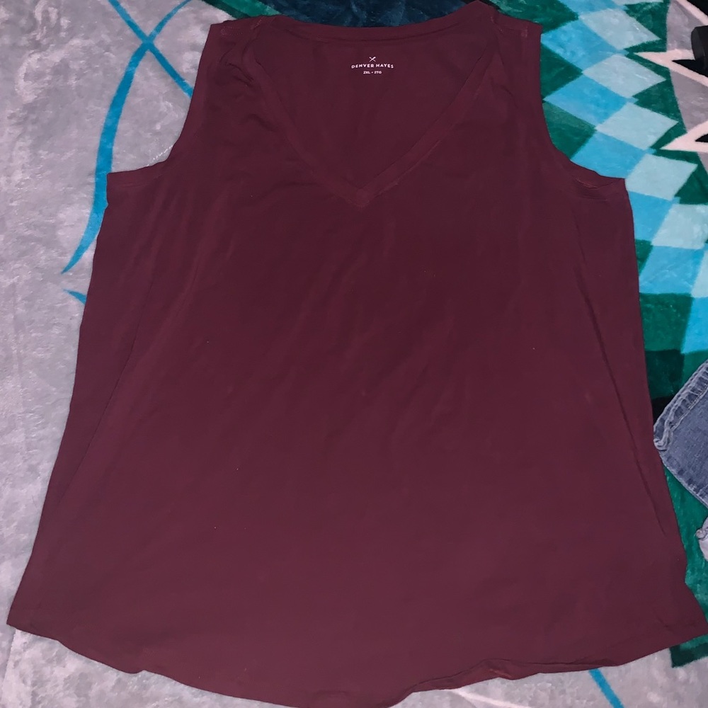 Sleeveless shirt